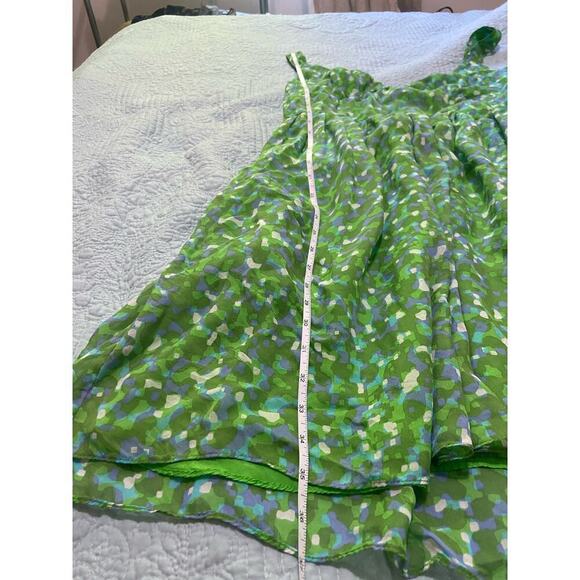 Elegant Green Patterned Mini Dress - Picture 14 of 16